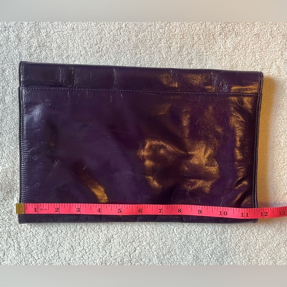 Saks Fifth Avenue vintage leather clutch, eggplant plum purple - Picture 6 of 8